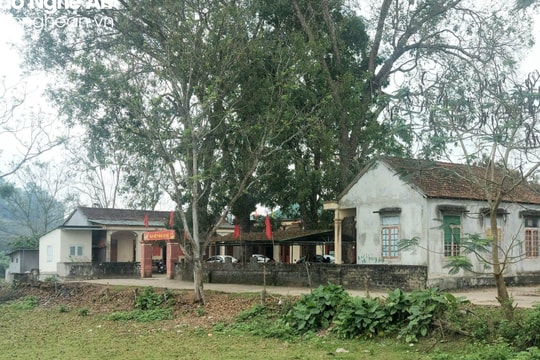 Một cán bộ địa chính xã ở Nghệ An bị dân tố nhận làm sổ đỏ để lừa tiền