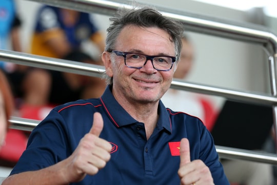 Ông Troussier 'khởi động' với U22 Việt Nam