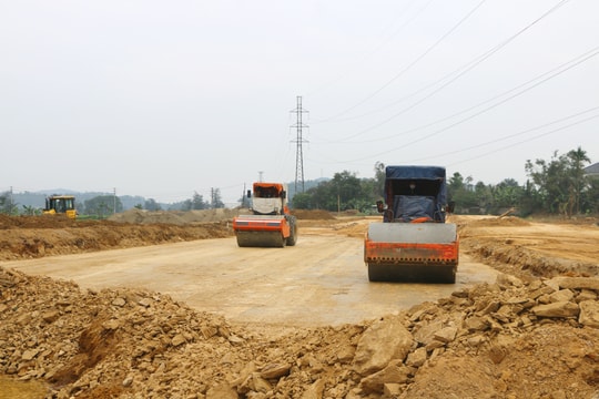 Tiếp tục thi công đường N5 đoạn 2 từ Nghi Xá đi Khánh Hợp (Nghi Lộc)