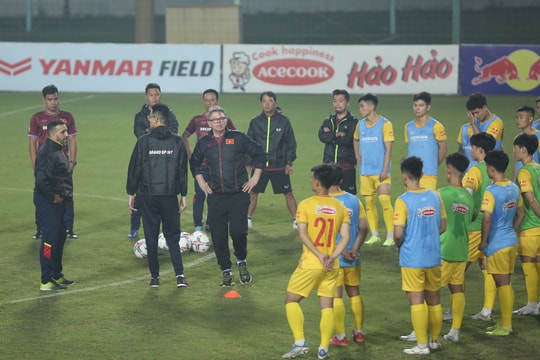 U23 Việt Nam 'nhồi thể lực' trong buổi tập đầu tiên 