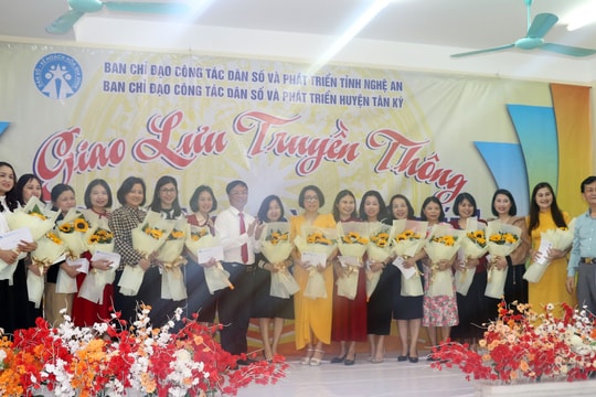 Giao lưu truyền thông dân số 'Những hành trình nối tiếp'