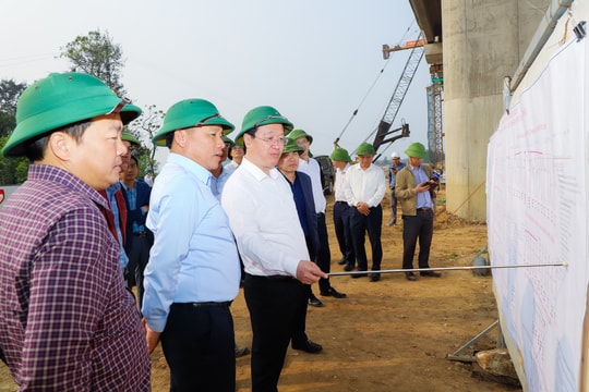 Chủ tịch UBND tỉnh Nguyễn Đức Trung kiểm tra, đốc thúc tiến độ dự án đường ven biển