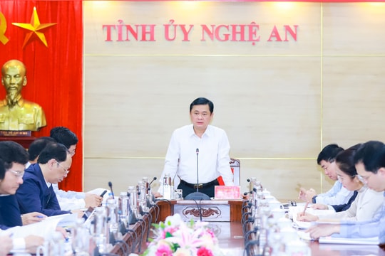 Ban Chỉ đạo tỉnh Nghệ An về vận động, hỗ trợ xây dựng nhà ở cho hộ nghèo, người có hoàn cảnh khó khăn họp bàn kế hoạch triển khai chương trình
