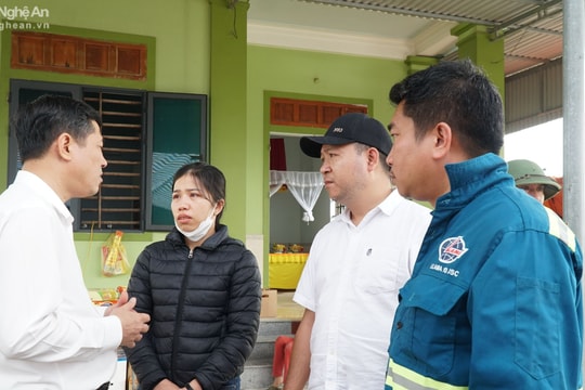 Sở Giáo dục và Đào tạo thăm hỏi, động viên gia đình có 3 mẹ con tử vong do tai nạn giao thông