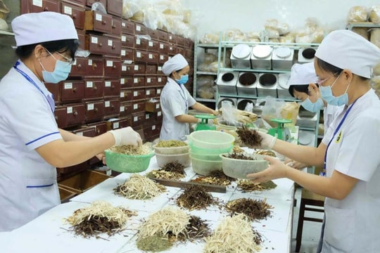 Nghệ An: Nhiều mặt hàng thuốc chữa bệnh không thể mua sắm