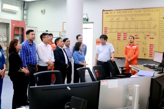 Đoàn ĐBQH tỉnh giám sát việc thực hiện chính sách, pháp luật về phát triển năng lượng tại Công ty Thủy điện Bản Vẽ và Than Khe Bố