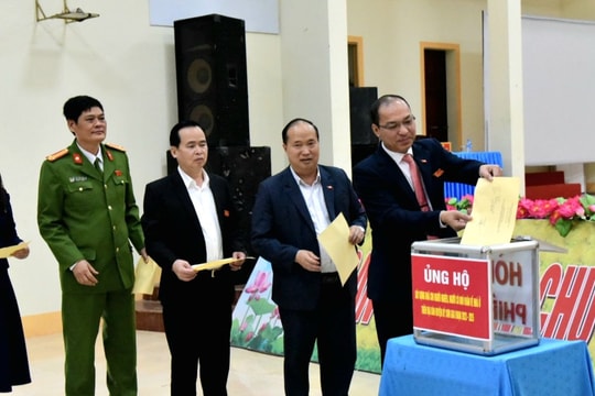 Kỳ Sơn gấp rút kêu gọi ủng hộ và thi công 1.000 ngôi nhà tặng người nghèo