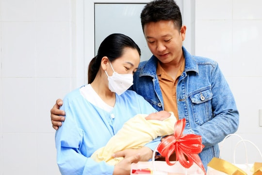 Bệnh viện Sản Nhi Nghệ An: Lần đầu tiên nuôi sống thành công bé sinh non hơn 24 tuần