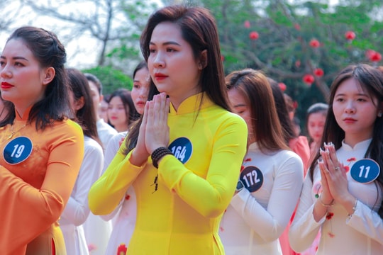 Top 50 khoe sắc tại Bán kết Lễ hội Áo dài Hoa cúc biển Cửa Lò 2023