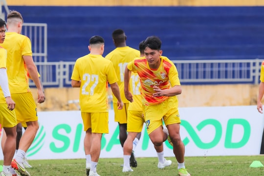 Chuyện tuyển thủ phục vụ đội nhà và đội tuyển