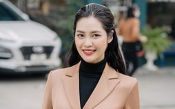 Hoa hậu Nông Thúy Hằng phủ nhận 'đổi đời' mua nhà mua xe sau đăng quang