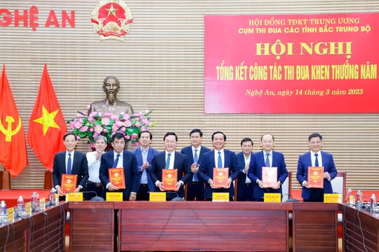 Cụm thi đua các tỉnh Bắc Trung Bộ suy tôn đề nghị Thủ tướng Chính phủ tặng Cờ thi đua cho Nghệ An