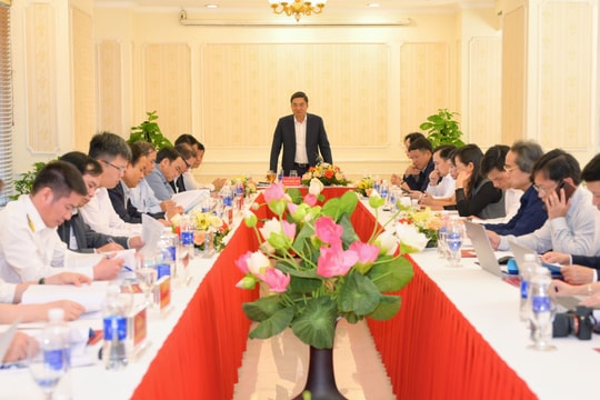 Phó Bí thư Tỉnh ủy Hoàng Nghĩa Hiếu làm việc với Ban Thường vụ Đảng ủy Khối Doanh nghiệp tỉnh