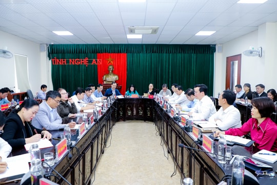 Chủ tịch UBND tỉnh Nguyễn Đức Trung tiếp công dân định kỳ tháng 3/2023