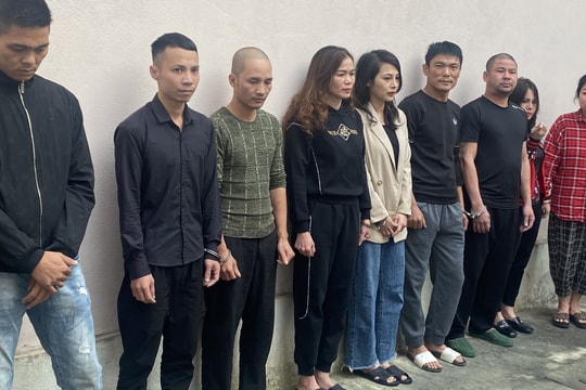 Phá án đánh bạc, bắt 9 đối tượng