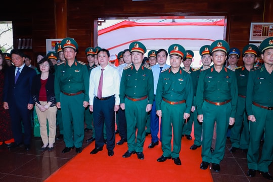 Lãnh đạo Trung ương, tỉnh Nghệ An dâng hoa, dâng hương tưởng niệm Đại tướng Chu Huy Mân