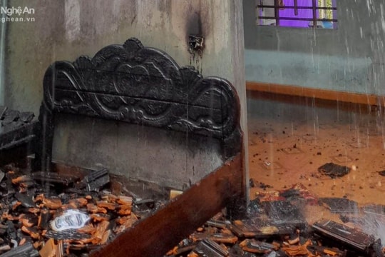 Cháy nhà do xông than để đón con dâu mới sinh