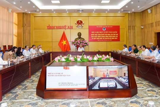 Người cao tuổi cần được hưởng tuổi già trong sự tôn trọng và an sinh