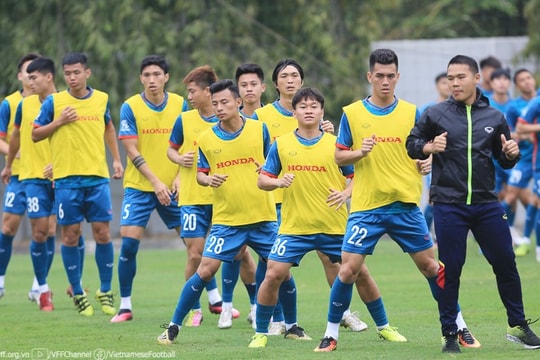 Thông điệp mạnh mẽ của HLV Troussier về cải tổ lực lượng