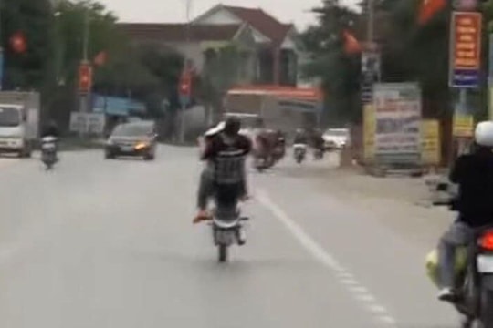 Triệu tập đối tượng đi xe máy lạng lách, đánh võng trên Quốc lộ 46