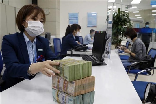 Ngân hàng hạ lãi suất tiết kiệm về dưới 9%/năm