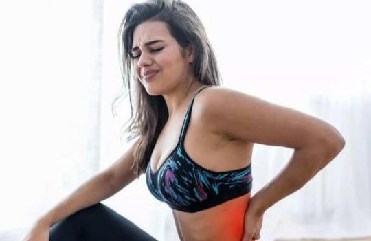 6 động tác duỗi nhẹ giúp giảm đau lưng dưới