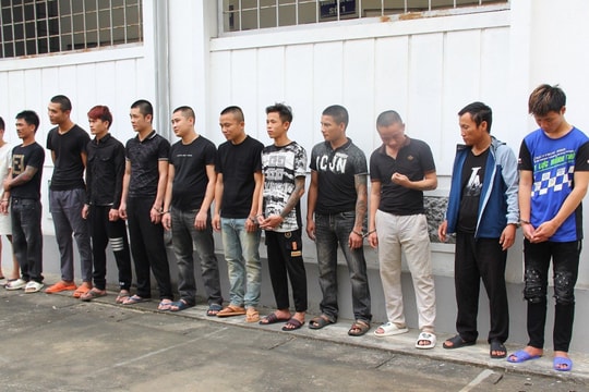 Triệt xoá 10 điểm bán lẻ ma túy, bắt 13 đối tượng