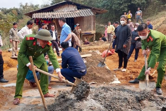 Kỳ Sơn: Đã có 200 ngôi nhà mới được bàn giao cho người dân