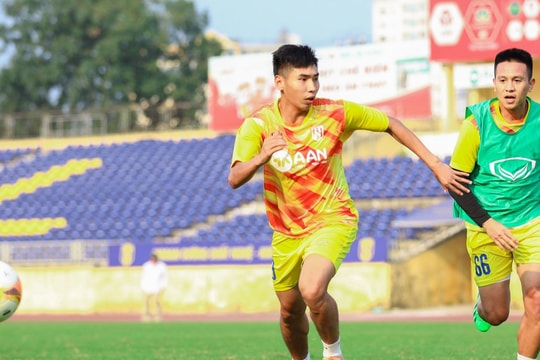 Tiền vệ Sông Lam Nghệ An Đinh Xuân Tiến có còn cơ hội ở U23 Việt Nam?