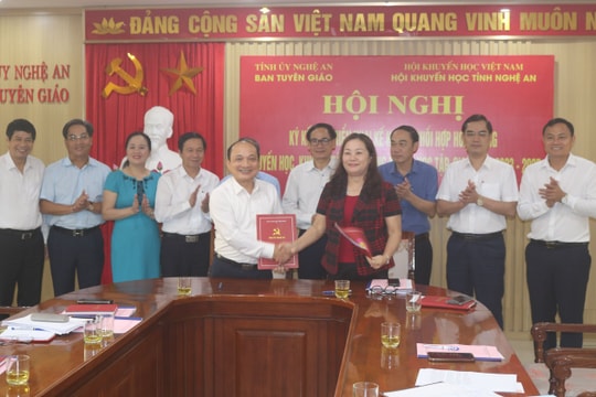 Ký kết Chương trình phối hợp công tác giữa Ban Tuyên giáo Tỉnh ủy với Hội Khuyến học tỉnh