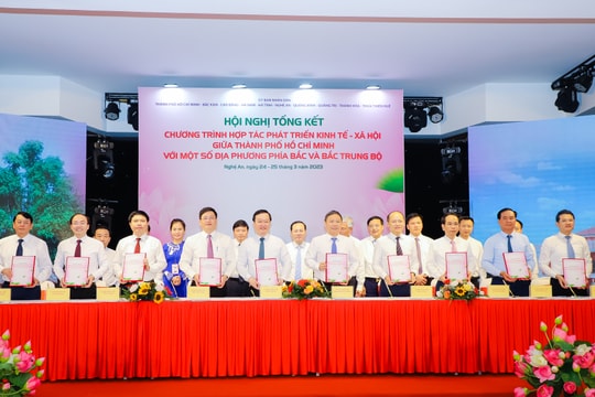 Thành phố Hồ Chí Minh và 9 tỉnh phía Bắc, Bắc Trung bộ ký thoả thuận hợp tác phát triển đến năm 2025