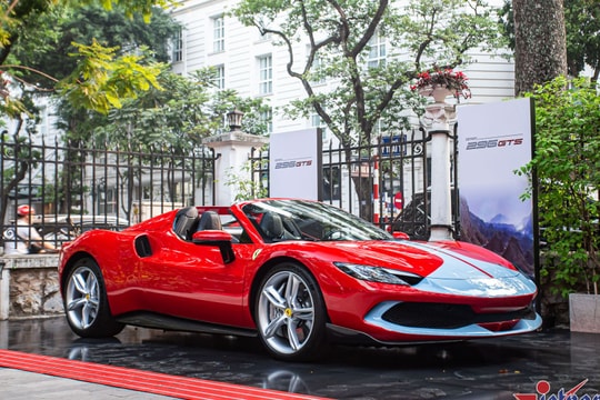Khám phá siêu xe mui trần Ferrari 296 GTS giá 23 tỷ đầu tiên về Việt Nam