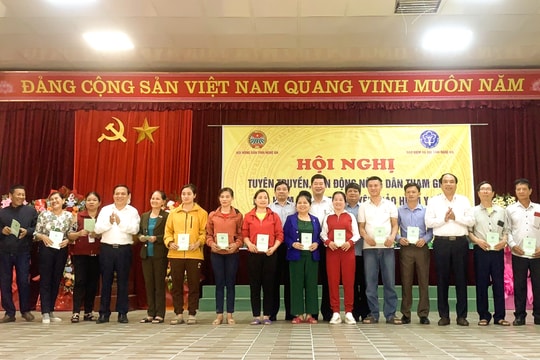 Nghệ An: Vận động nông dân tham gia bảo hiểm xã hội tự nguyện, bảo hiểm y tế