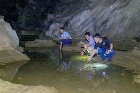 Khám phá hang Thẳm Tông ở miền Tây Nghệ An