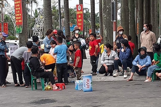 Thị xã Cửa Lò: Nhiều học sinh bị bắt nghỉ học để phản đối kế hoạch quản lý kinh doanh xe điện 4 bánh