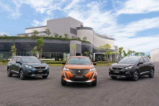 Loạt ôtô giảm giá cả trăm triệu đồng cuối tháng 3