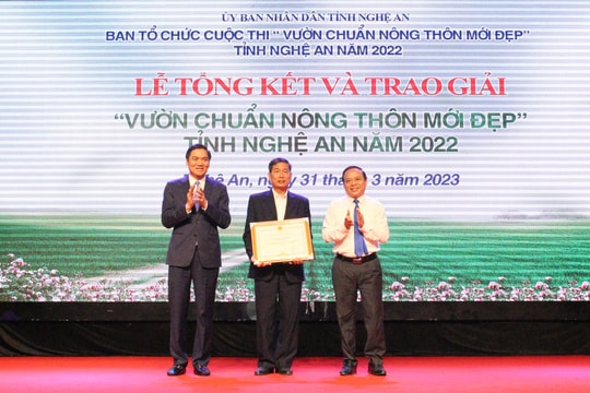 Trao giải cuộc thi 'Vườn chuẩn nông thôn mới đẹp' tỉnh Nghệ An năm 2022