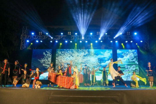 Chương trình Văn học dân gian của học sinh trường Phan đậm đà bản sắc 3 miền