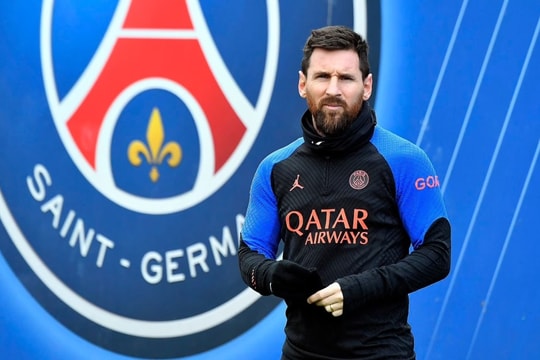 Barca xác nhận tiếp xúc mời Messi; Khả năng HLV Park về V.League có thêm tình tiết mới