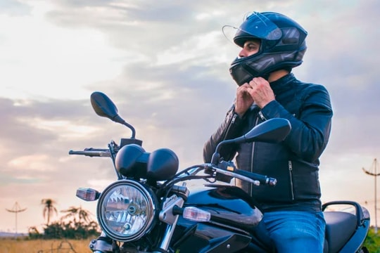 5 thiết bị và phụ tùng xe máy cần có khi đi phượt 