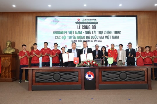 Herbalife Việt Nam là nhà tài trợ chính thức cho các đội tuyển bóng đá quốc gia Việt Nam