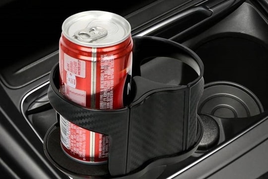 Những vật dụng không nên để trong ô tô vào ngày nắng nóng
