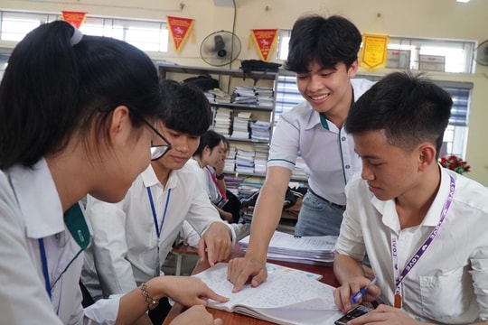 Nam sinh người Thái Nghệ An sở hữu nhiều thành tích 'khủng' 