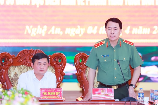 Thứ trưởng Bộ Công an làm việc với lãnh đạo tỉnh Nghệ An về xây dựng đơn vị điển hình, kiểu mẫu về an ninh, trật tự