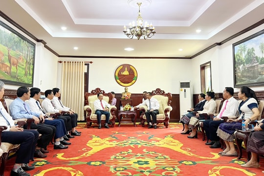 Các đoàn công tác Nghệ An thăm, chúc Tết cổ truyền Bunpimay tại Savannakhet và Xaysomboun (Lào)