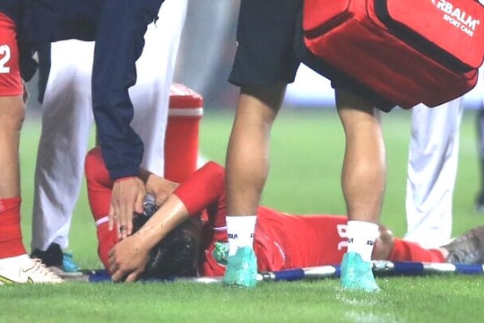 Lý do cựu tuyển thủ Việt Nam đạp đối thủ khâu 10 mũi chưa bị phạt