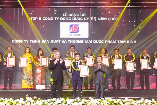 Dược phẩm Tâm Bình vững vàng 'Top 5 Công ty Đông dược Việt Nam uy tín'