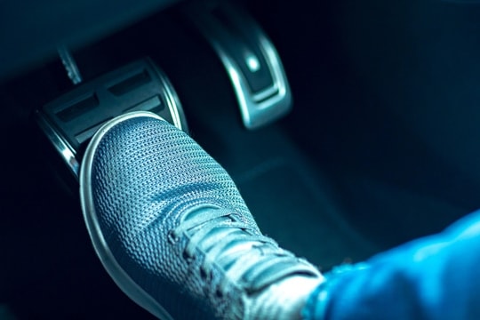 Ô tô mất phanh: Có phòng tránh được không?