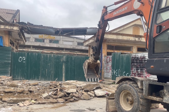 Hoàn thành việc đóng cửa chợ trung tâm thương mại Đô Lương