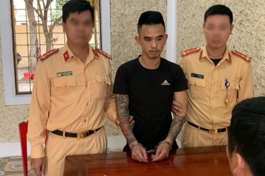 Nam thanh niên bị bắt trên đường đi giao 2.000 viên ma tuý tổng hợp cho khách